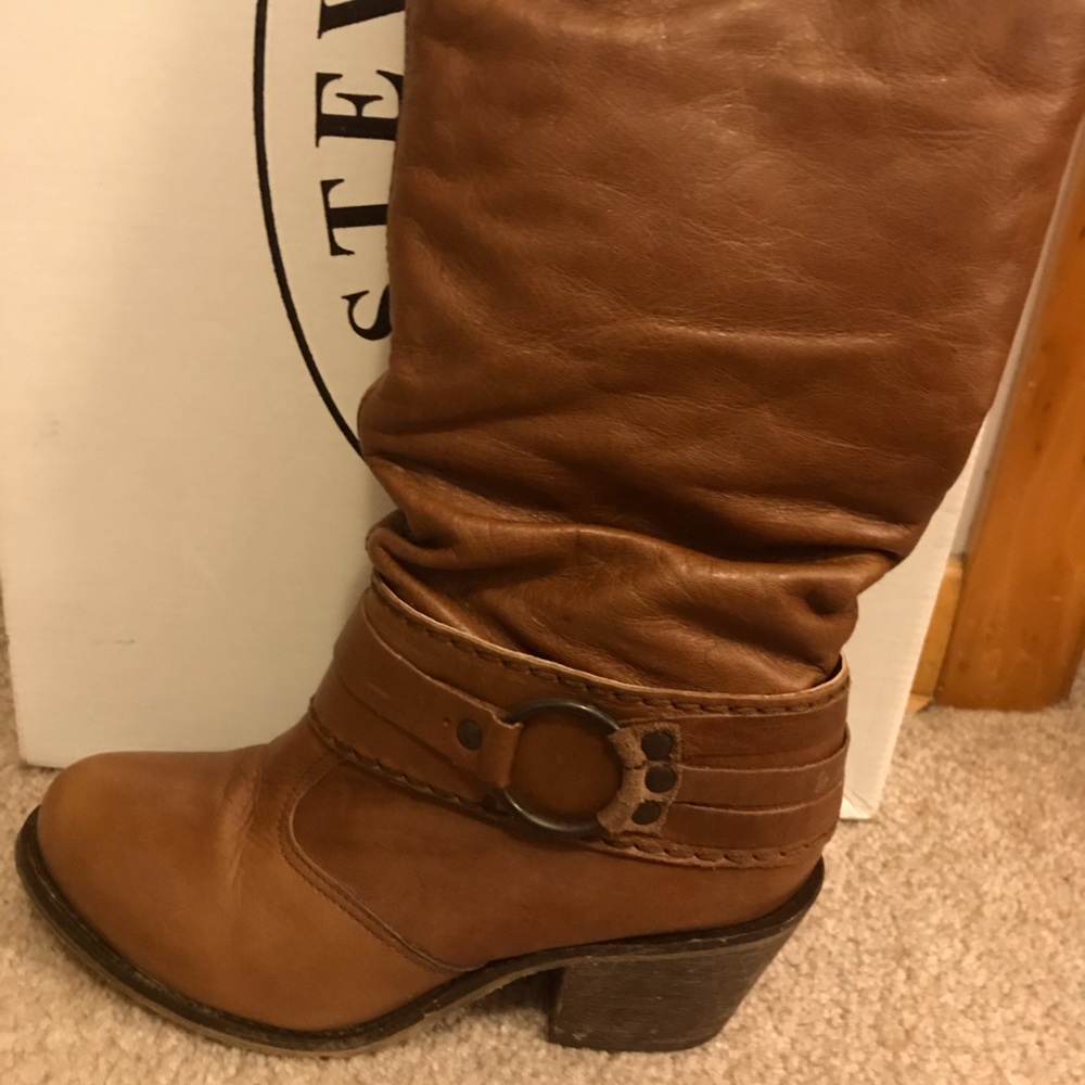Steve Madden Brown heel boot size 7.